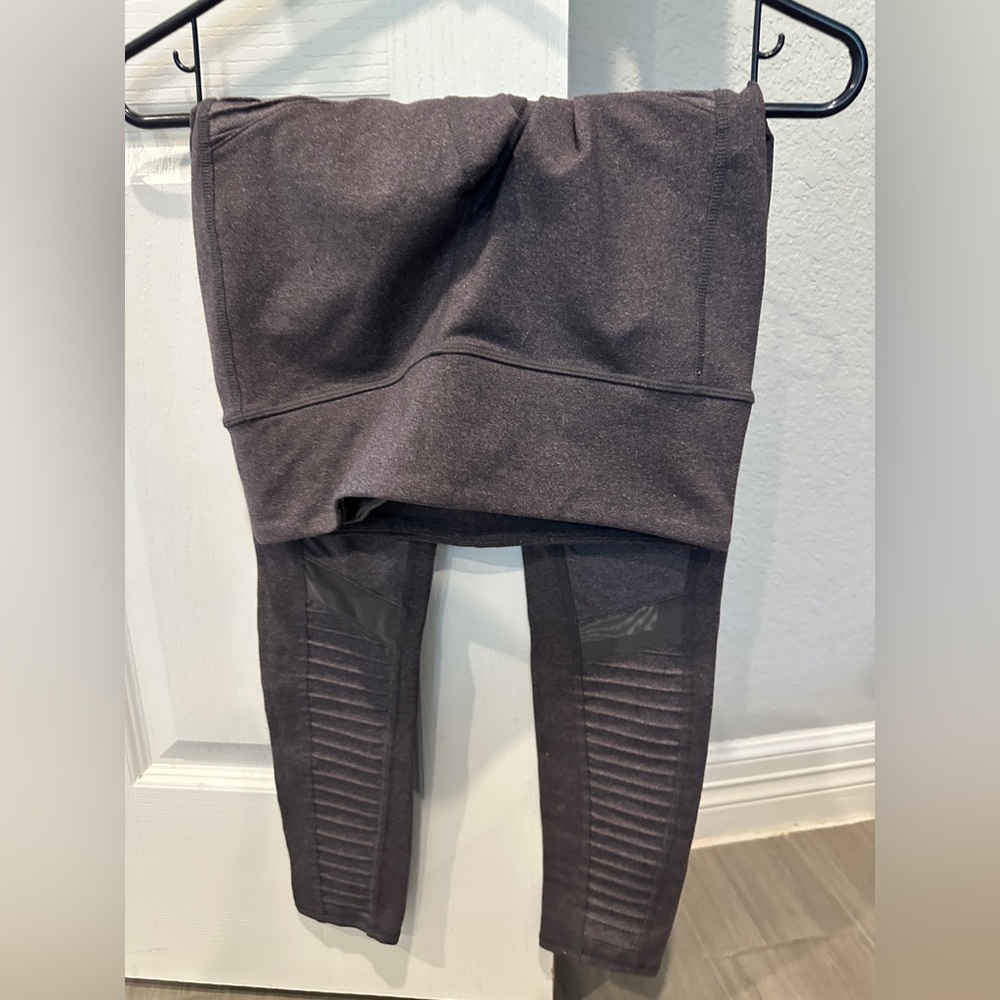 ALO Yoga Moto Charcoal Leggings